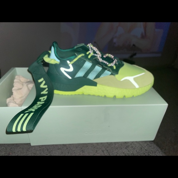 Nite Jogger ivy park dark green/ frozen yellow 9.5